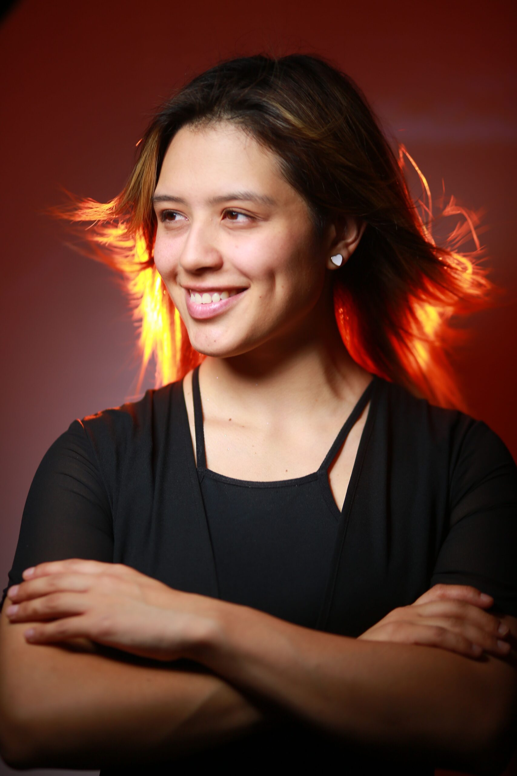 Retrato de uma mulher sorrindo com confiança